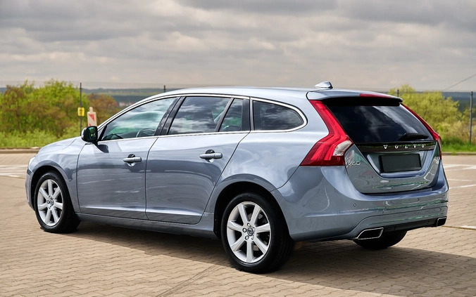 Volvo V60 cena 57800 przebieg: 207000, rok produkcji 2017 z Zawiercie małe 781